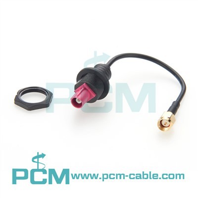 Fakra X kodlami SMA kabel anjomlariga RG174 kabelidan foydalanib